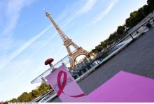La Tour Eiffel s'est illuminée de rose à l'occasion du lancement de la campagne 'Octobre Rose".