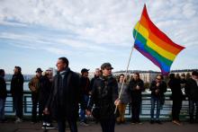 Un rassemblement sur le pont Pierre-Corneille de Rouen pour dénoncer l'homophobie, le 3 novembre 2018