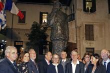 Photo prise le 27 novembre 2018 à Tel Aviv à l'occasion de l'inauguration d'une statue du capitaine Alfred Dreyfus offerte par la ville de Paris en présence de la maire de Paris, Anne Hildalgo
