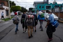 Un groupe de migrants, pour la plupart originaires u Honduras, marchant vers Mexico le 4 novembre 2018.