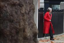 La Première ministre britannique Theresa May quitte le 10, Downing Street, le 16 novembre 2018, à Londres