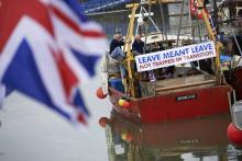 Un bateau se prépare à participer à une manifestation pro-Brexit, le 8 avril 2018 à Whitstable, en Angleterre