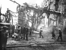 L'immeuble des Nouvelles Galeries ravagé par un incendie sur la Canebière à Marseille, le 1er octobre 1938