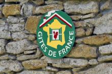 Le logo de "Gites de France" le 28 juin 2014 à Trebes, dans le sud de la France. Les réservations so