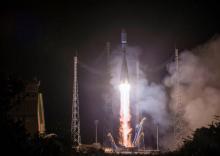 Un lanceur Soyouz lance un satellite météorogique européen d'Eumetsat, le 6 novembre 2018 à Kourou en Guyane
