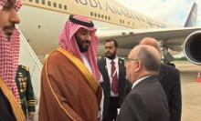 Le prince héritier d'Arabie Saoudite Mohammed ben Salmane est accueilli par le ministre des Affaires Etrangères argentin Jorge Marcela Faurie, à Buenos Aires, le 287 novembre 2018 (capture d'écran d'u
