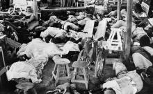 Les corps sans vie de centaines d'adeptes de la secte "Temple du peuple" après un suicide collectif le 18 novembre 1978 en Guyana.