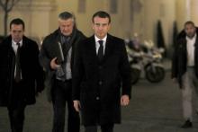 Le président Macron arrive pour une réunion de crise au ministère de l'Intérieur le 11 décembre 2018