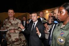 Emmanuel Macron s'adresse aux soldats de la Force Barkhane au centre de commandement de N'Djamena au Tchad, le 22 décembre 2018