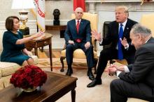 Nancy Pelosi, Mike Pence, Donald Trump et Chuck Schumer à la Maison Blanche le 11 décembre 2018
