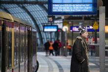 Les quais de la gare de Berlin desertés le 10 décembre 2018 journée de grève des trains en Allemagne