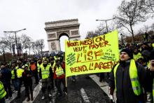 Manifestation de gilets jaunes sur les Champs-Elysées à Paris, le 8 décembre 2018