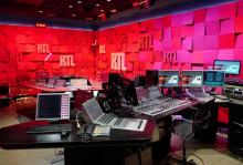 Un studio radio au siège historique de RTL rue Bayard, le 16 mars 2018, avant un déménagement vers un nouvel immeuble à Neuilly-sur-Seine