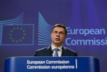 Le vice-président de l'exécutif européen, Valdis Dombrovskis, donne une conférence de presse au siège de la Commission européenne à Bruxelles, le 19 décembre 2018