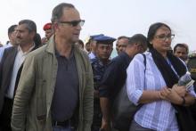 Le chef des observateurs de l'ONU, le général à la retraite Patrick Cammaert, en visite au port de Hodeida, ville de l'ouest du Yémen où une trêve est en vigueur depuis plus d'une semaine