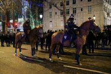 La police montée présente sur les Champs-Elysées le 29 décembre 2018