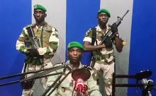 Capture d'écran d'une video diffusée sur YouTube le 7 janvier 2019 de soldats gabonais dans les locaux de la télévision et radio publique appelant la population à un soulèvement