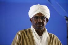 Le président soudanais Omar el-Béchir prononçant un discours le 31 décembre 2018 au palais président à Khartoum à l'occasion du 63e anniversaire de l'indépendance du pays célébré le 1er janvier 2019