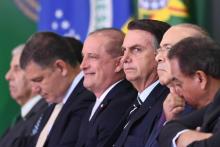 Le président brésilien Jair Bolsonaro avec quelques-uns de ses ministres à Brasilia le 2 janvier 2019