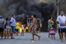 Un camion en flammes dans l'Etat de Ceara (Brésil) en proie aux violences criminelles, à Fortaleza le 3 janvier 2019