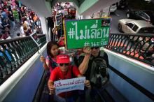 Des Thaïlandais opposés à la junte manifestent contre un report des élections législatives, à Bankgkok le 8 janvier 2019