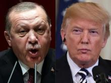 Montage créé le 11 août 2018 montrant la photo du président turc Recep Tayyip Erdogan (d) prise le 26 janvier 2018 à Ankara et celle du président américain Donald Trump (g) prise le 30 juillet 2018 à 
