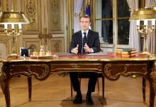Le président Emmanuel Macron s'adresse à la nation, le 9 décembre 2018, depuis le palais de l'Elysée à Paris