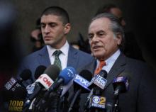 Harvey Weinstein, ici lors à sa sortie du tribunal de Manhattan après sa dernière comparution le 11 octobre, est de retour devant le juge pour demander l'abandon des poursuites