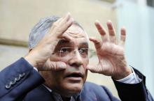 L'avocat franco-libanais Robert Bourgi répond à des journalistes à Paris le 12 septembre 2011