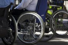 La chambre civile du TGI de Toulouse a examiné jeudi la requête pour "discrimination" d'un étudiant en fauteuil roulant atteint du "syndrome de Little" qui estime que les trains ne sont pas adaptés au