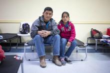 Ovidio Lopez Tum et sa fille Ingrid Maribel, qui ont quitté le Guatemala en raison de la pauvreté et de la violence, sont hébergés dans la basilique San Albino de Mesilla, le 2 janvier 2019 au Nouveau