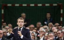 Emmanuel Macron lance le grand débat devant les maires normands réunis à Grand Bourgtheroulde, le 15 janvier 2019