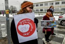 Manifestantes devant la maternité de Creil le 23 janvier 1019
