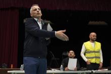Le député LREM du Rhône Jean-Luc Fugit lors d'une "assemblée citoyenne" avec des "gilets jaunes" à Ternay, le 22 janvier 2019