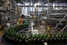 Une usine de production de bière au Nigeria, InBev le 11 novembre 2018 à l'extérieur de la ville de Lagos
