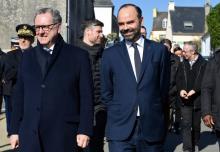 Le Premier ministre Edouard Philippe en déplacement à Plomodiern (Finistère) avec le président de l'Assemblée nationale, Richard Ferrand, député LREM de la circonscription, le 15 février 2019