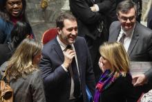 Le ministre de l'Intérieur Christophe Castaner (c) à l'Assemblée nationale après le vote de la proposition de loi "anticasseurs", le 5 février 2019