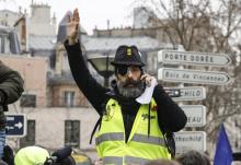 L'une des figures des gilets jaunes, Jérôme Rodrigues, avant le départ du défilé contre les violences policières à Paris, le 2 février 2019