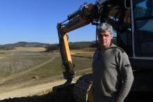 Patrick Franken, président de la Coordination rurale en Lot-et-Garonne, pose sur le site du futur lac de Caussade, le 21 février 2019