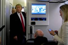 Donald Trump échange avec des journalistes à bord d'Air Force One le 3 février 2019