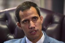 Juan Guaido qui s'est autoproclamé président du Venezuela s'exprime lors d'un entretien avec l'AFP à Caracas, le 8 février 2019