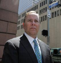 L'ancien PDG d'Enron Jeffrey Skilling, le 10 avril 2006 pendant une suspension d'audience de son procès à Houston, au Texas