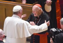 Le pape François et le cardinal américain Theodore McCarrick à la cathédrale St Matthew, le 23 septembre 2015 à Washington