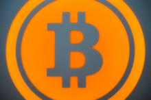 Symbole du bitcoin, monnaie virtuelle souvent utilisée par les pirates informatiques