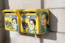 Des boîtes aux lettres portant des tags antisémites sur le portrait de Simone Veil le 11 février 2019 à Paris