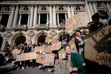 Des étudiants manifestent pour l'environnement et le climat à Paris, le 22 férvier 2019