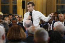 Le président français Emmanuel Macron lors d'une rencontre avec des élus d'Outre-mer dans le cadre du "Grand débat national", le 1er février à Paris