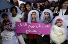 Des fillettes libanaises manifestent contre le mariage précoce, dans la capitale Beyrouth, le 2 mars 2019