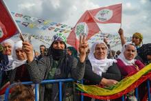 Des partisanes du Parti démocratique des peuples (HDP), pro-kurde, assistent à un meeting à Batman, dans le sud-est de la Turquie, le 12 mars 2019