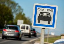 Parking dédié au covoiturage à Méteren, dans le nord de la France